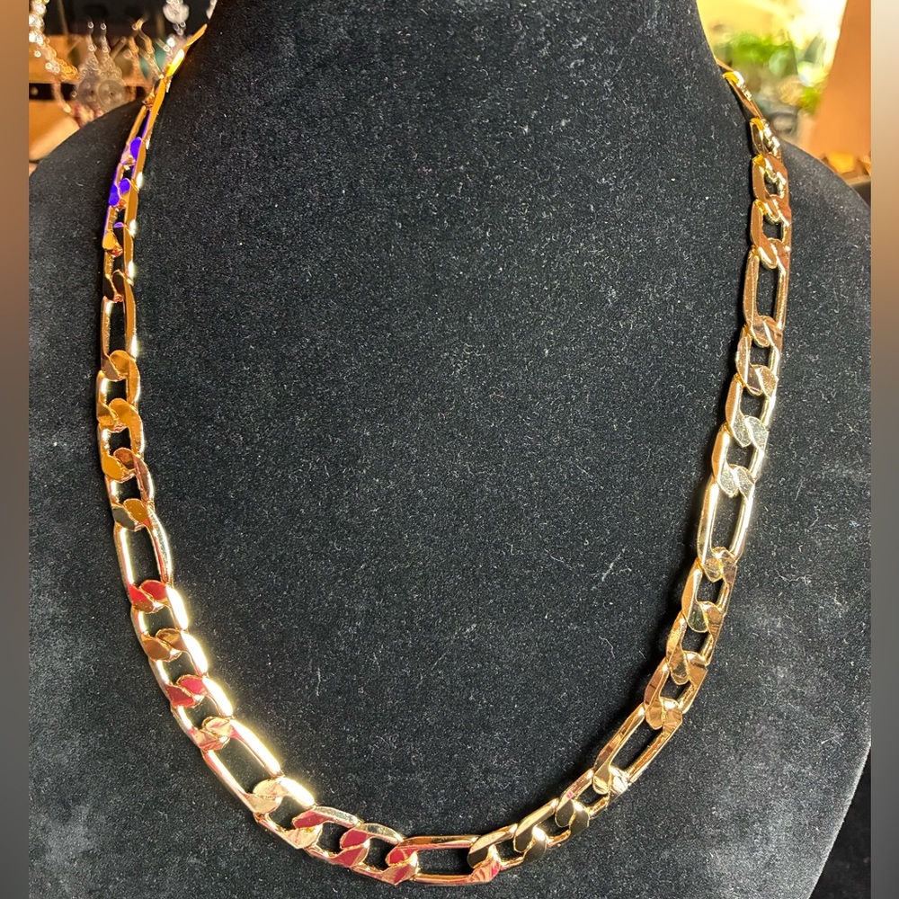 Thick 23” Gold tone Figaro Link Chain